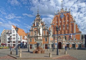 乳首の黒ずみを改善するピーリングの注意点は？